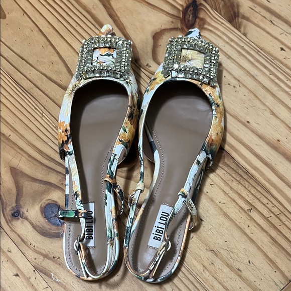 Anthropologie Bibi Lou Floral Pointed Slingback  with Gold Crystal Buckle - Picture 13 of 15